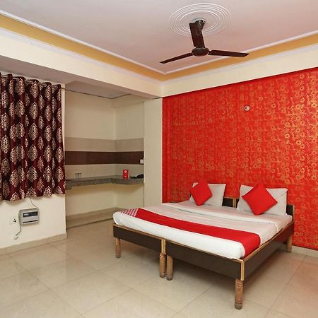 Hotel O Airport Plaza By Palace New Delhi Exterior photo