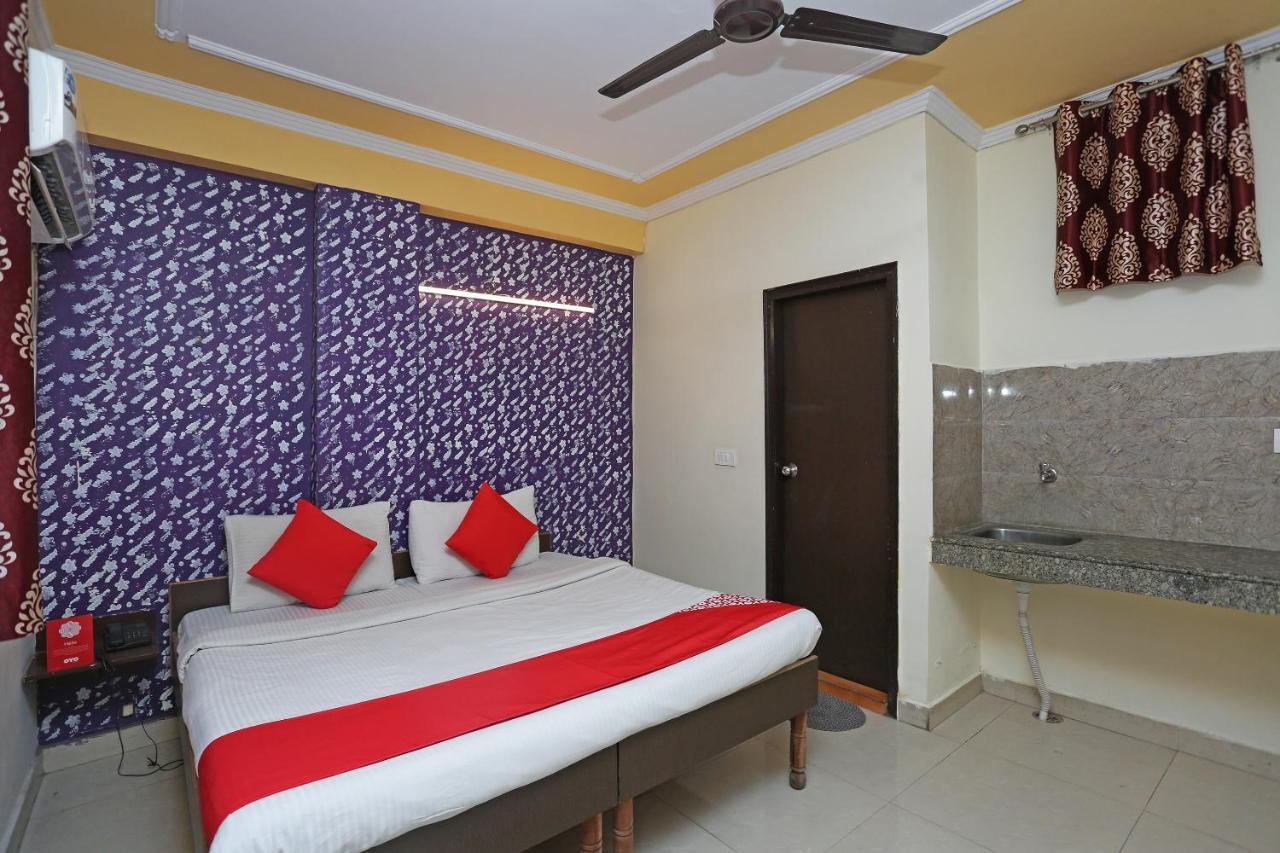 Hotel O Airport Plaza By Palace New Delhi Exterior photo