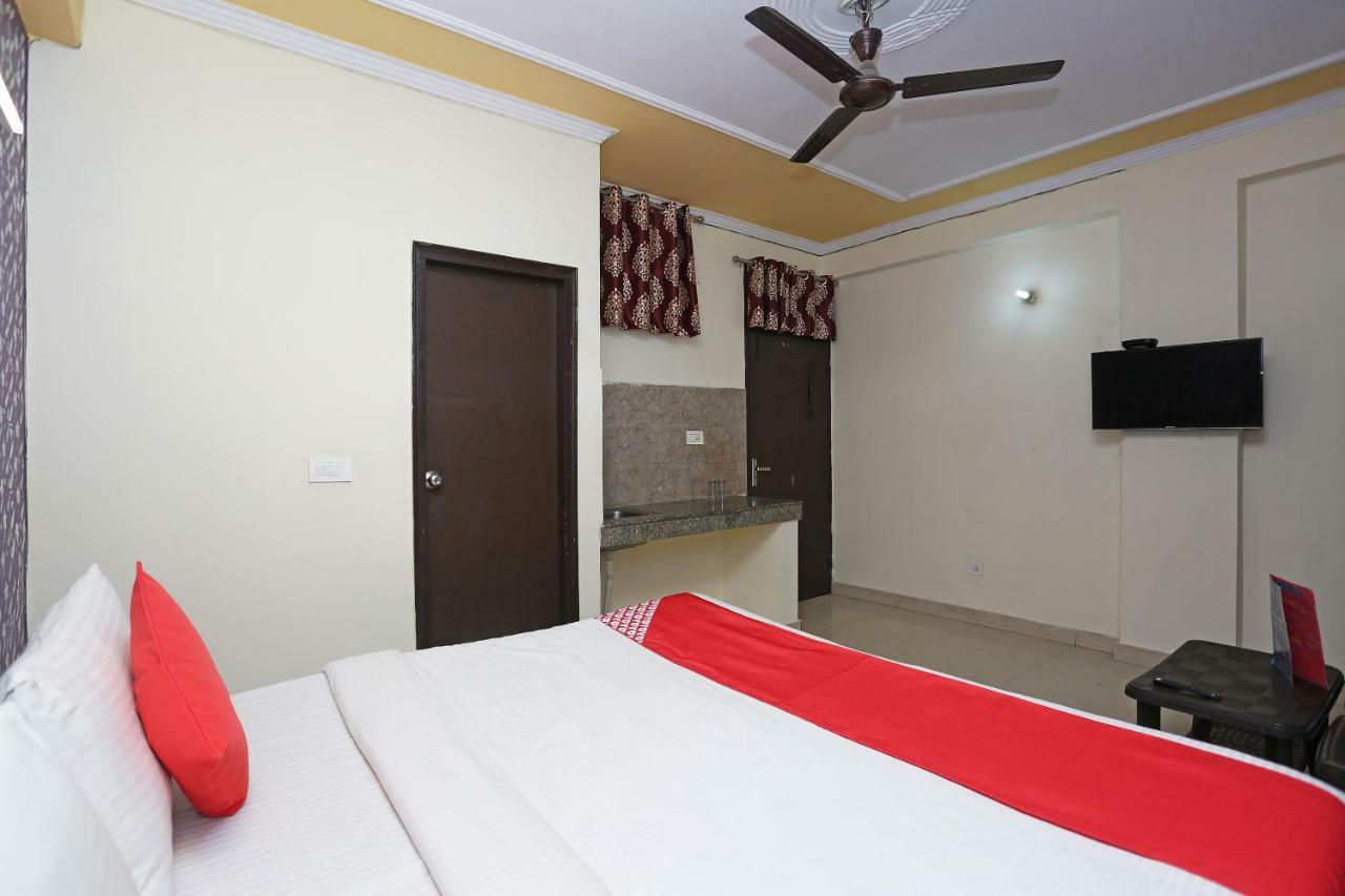 Hotel O Airport Plaza By Palace New Delhi Exterior photo